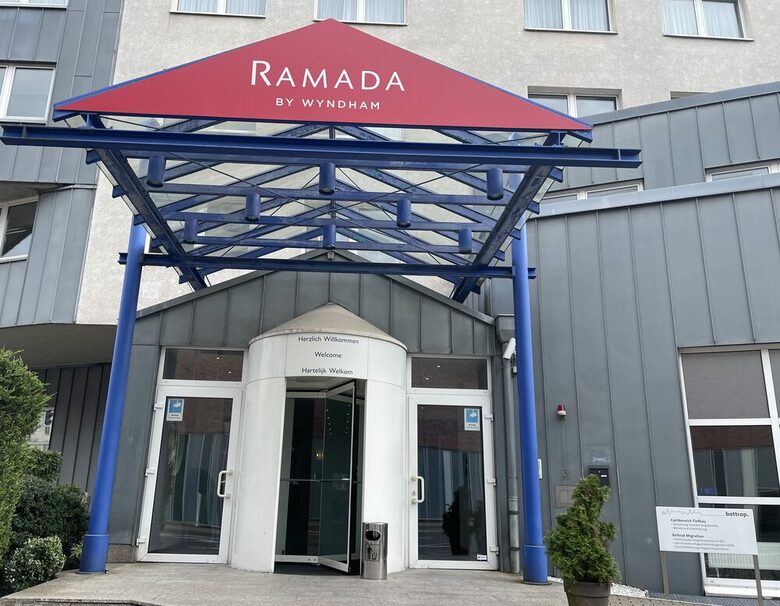 Eingangsbereich Ramada Hotel