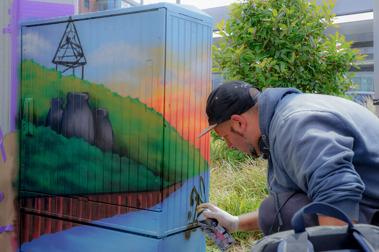 Graffiti-Künstler Maurizio Bet hat bereits in Gladbeck und Herne Stromkästen in kleine und große Kunstwerke verwandelt